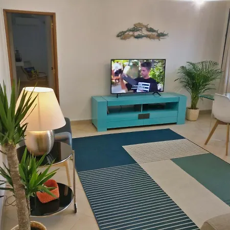 Old Town Oasis 110m To Beach, Ac & 2 Bathrooms By Vou De Ferias