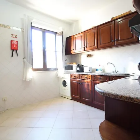 Апартаменти Old Town Oasis 110m To Beach, Ac & 2 Bathrooms By Vou De Ferias